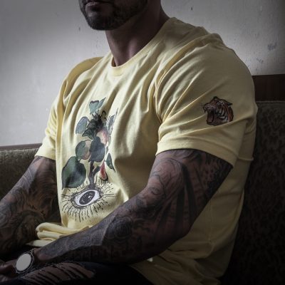 Luxury high fashion yellow men t-shirt italian style eye flower peach mystic tiger